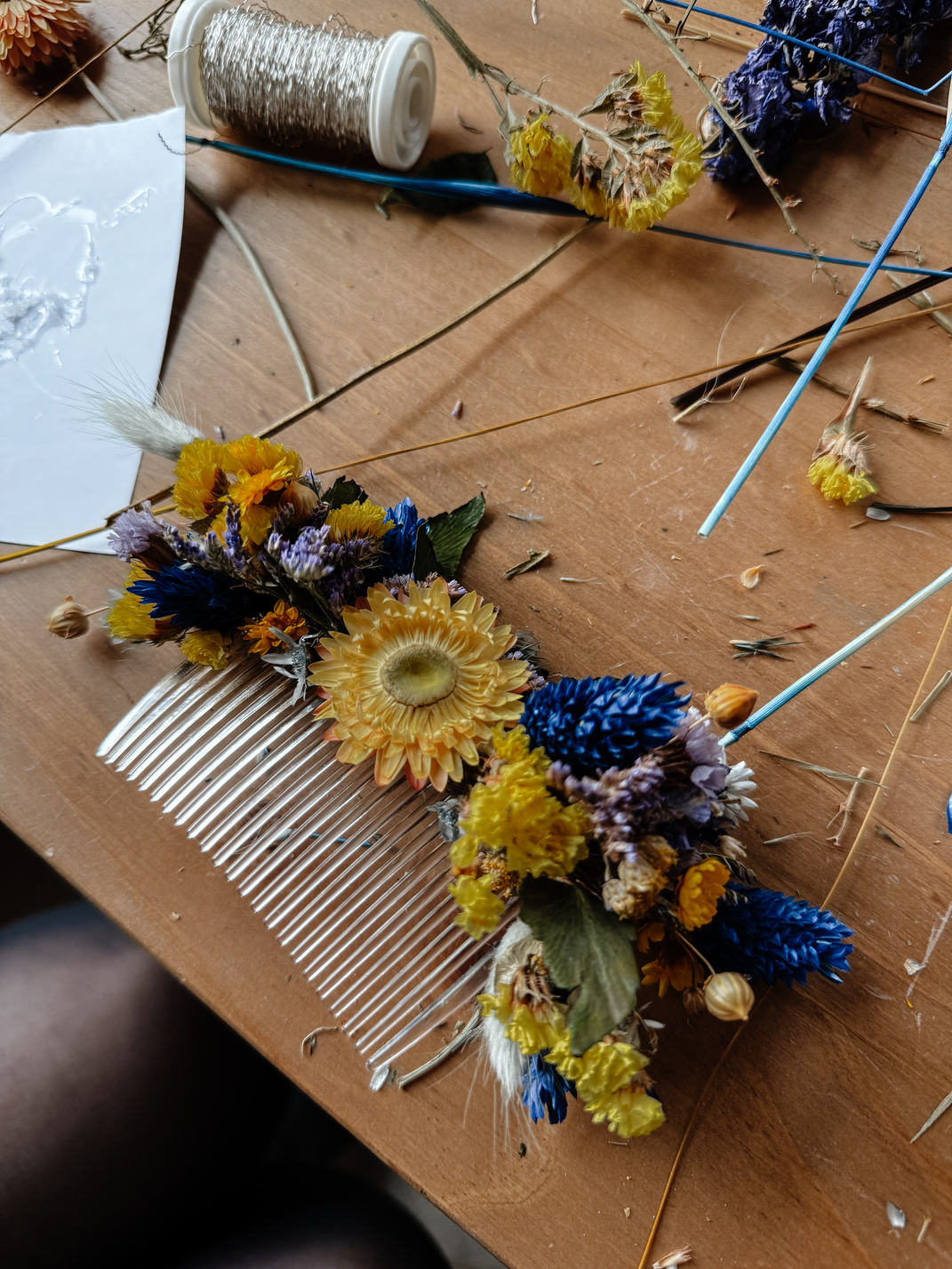 Workshop - Bloemen in je Lokken – DIY haarspeld met droogbloemen